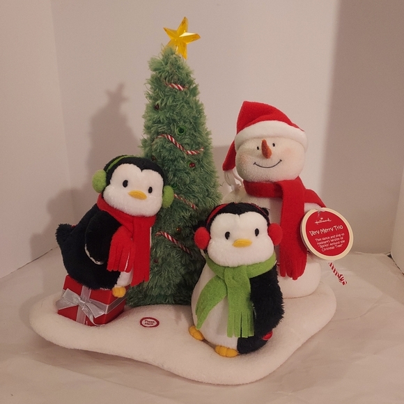 Hallmark Very Merry Trio - Dance and Sign "Rockin' Around The Christmas Tree" - Picture 1 of 16